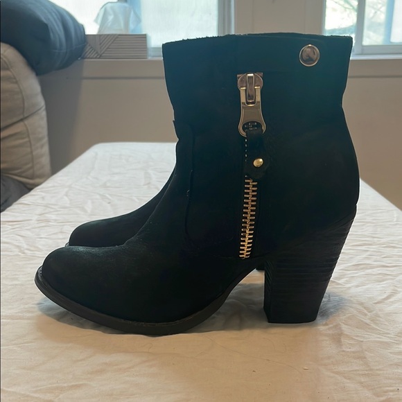 Aldo Black Zip-Up Suede Booties with Chunky Heel - Picture 1 of 12